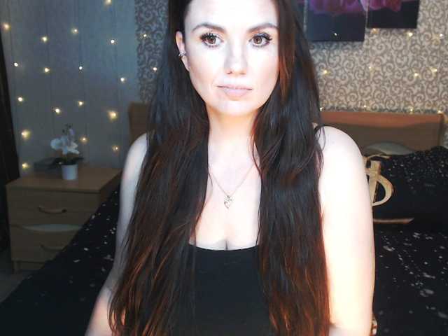 AwesomeValen's BongaCams show and profile