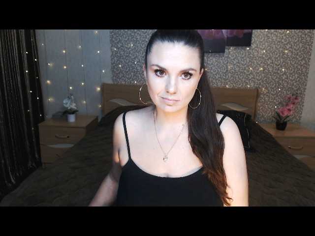 AwesomeValen's BongaCams show and profile