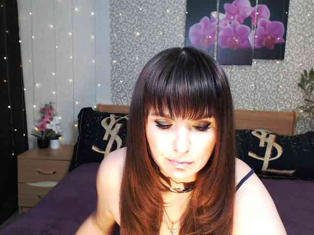 AwesomeValen Live Webcam on BongaCams