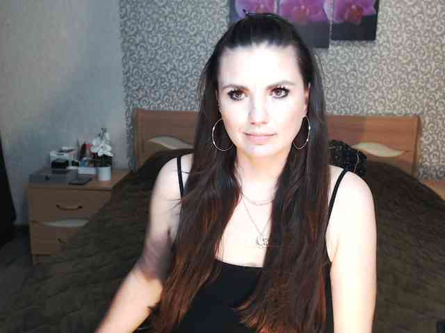 AwesomeValen Live Webcam on BongaCams