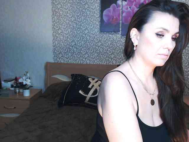 AwesomeValen webcam