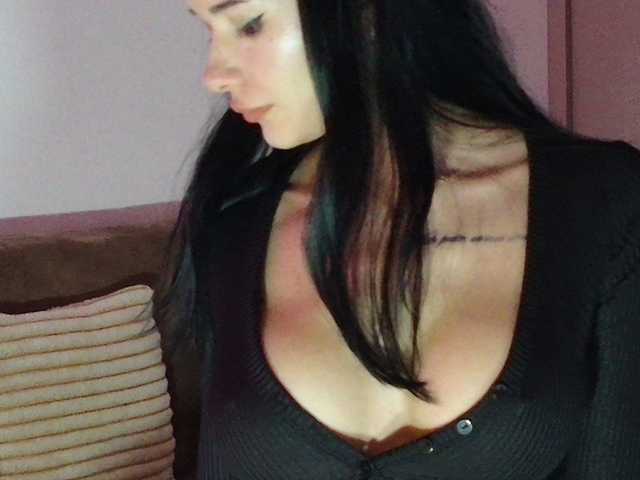 EvaEillish's BongaCams show and profile