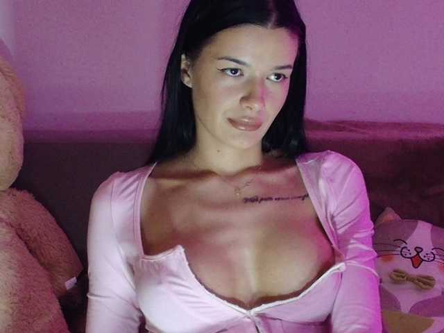 EvaEillish's BongaCams show and profile