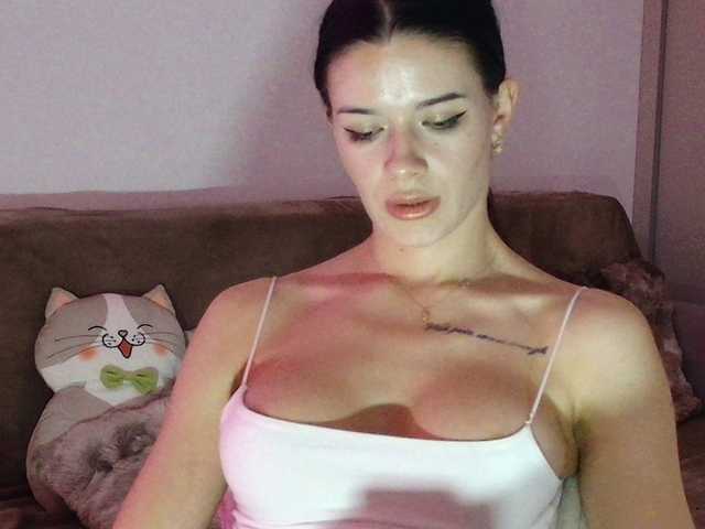 EvaEillish's BongaCams show and profile