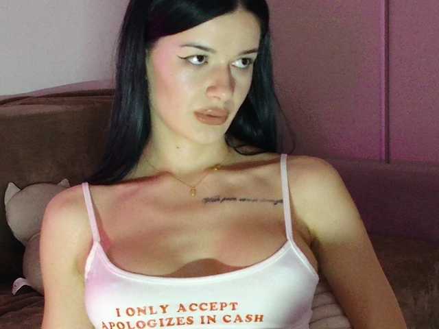 EvaEillish's BongaCams show and profile