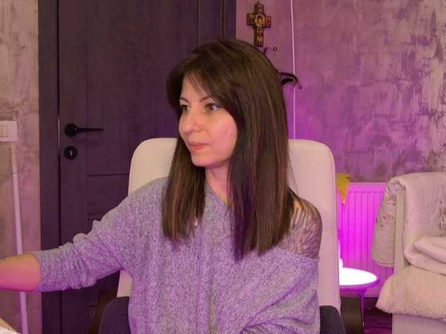 CrissySmile's BongaCams show and profile