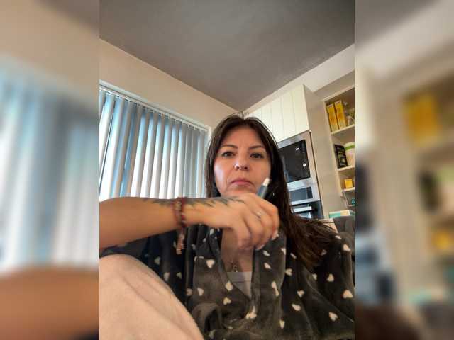 le modèle CrissySmile est en webcam porno dans un show sur le site bongacams, il possède les tags suivants: White/Caucasian,Brunette,Trimmed