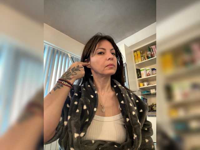 CrissySmile's BongaCams show and profile