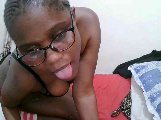 pretty-sonya webcam