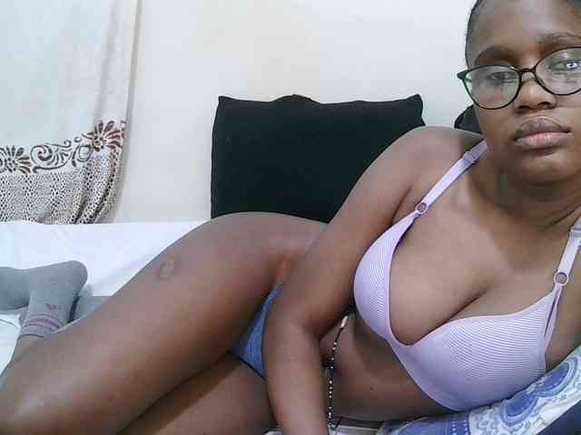 pretty-sonya webcam