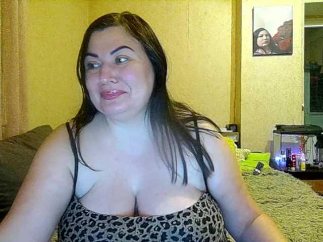 Noel-Lisa's BongaCams show and profile