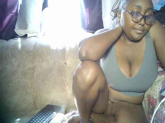 sexyass33 webcam