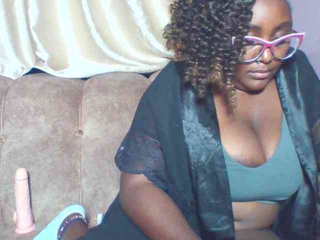 sexyass33 webcam