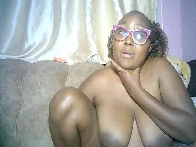 sexyass33 webcam