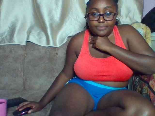 sexyass33 webcam