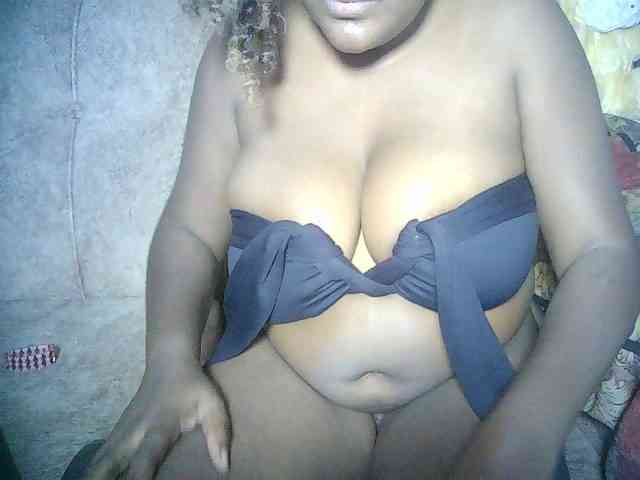 sexyass33 webcam