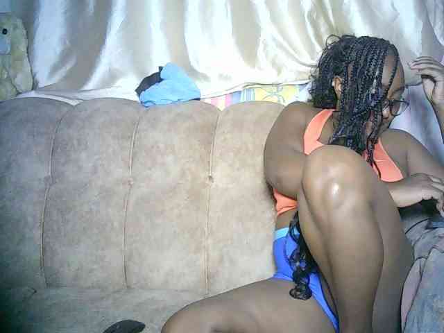 sexyass33 webcam
