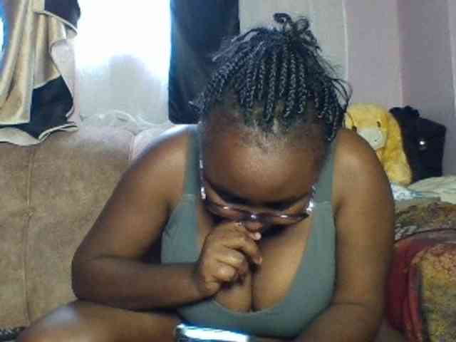 sexyass33 webcam