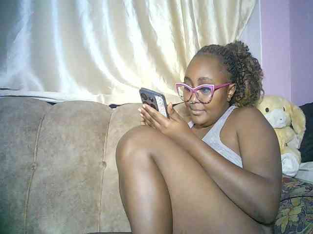 sexyass33 webcam