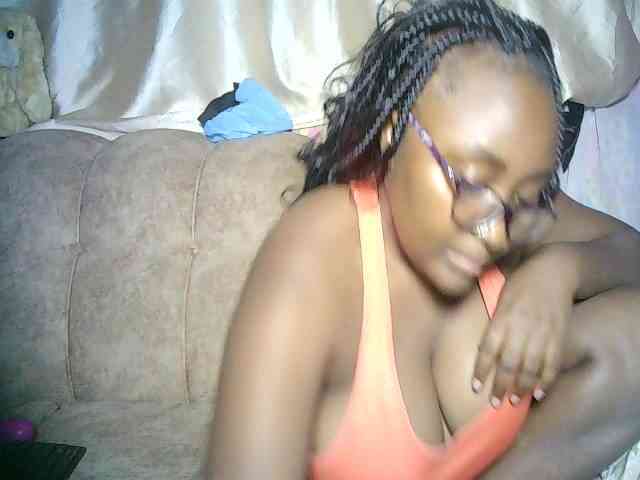 sexyass33 webcam