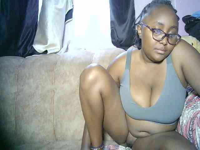 sexyass33 webcam