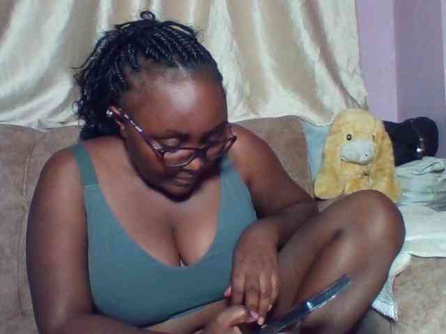 sexyass33 webcam