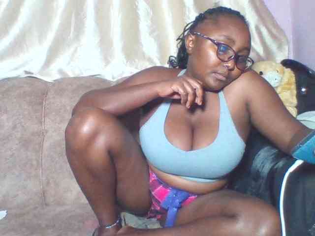 sexyass33 webcam