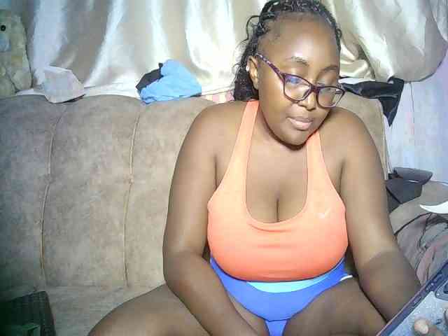 sexyass33 webcam