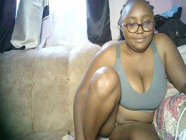 sexyass33 webcam