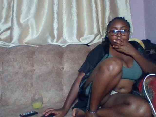 sexyass33 webcam