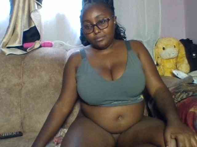 sexyass33 webcam