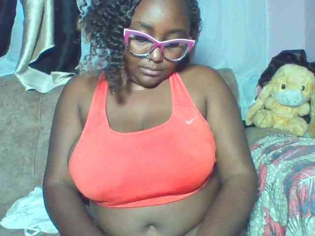 sexyass33 webcam