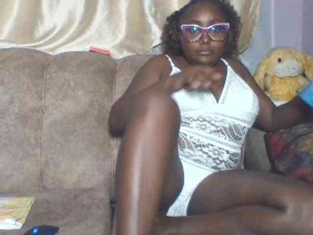 sexyass33 webcam