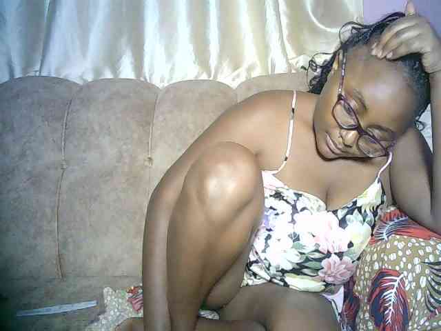 sexyass33 webcam