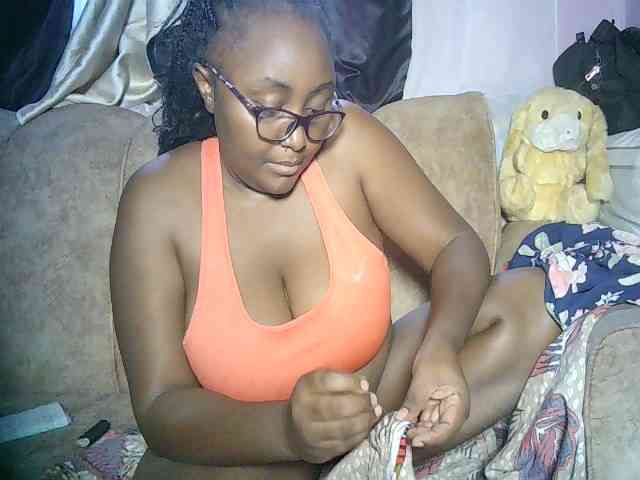 sexyass33 webcam