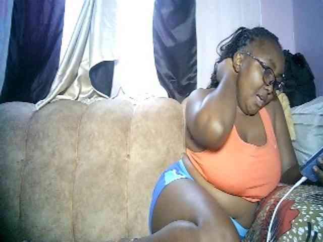 sexyass33 webcam