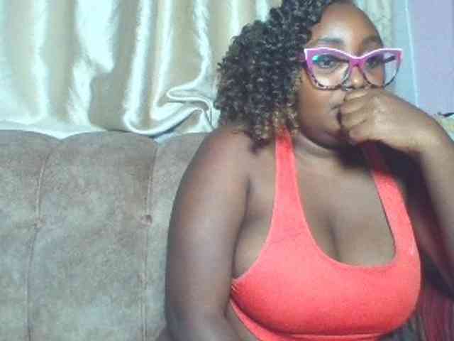 sexyass33 webcam