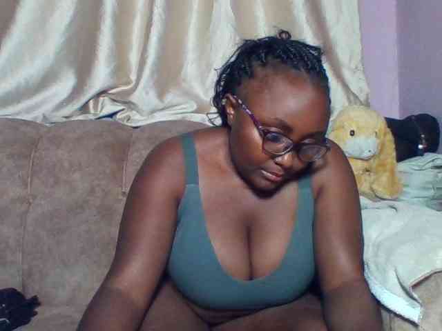 sexyass33 webcam
