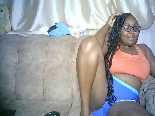 sexyass33 webcam