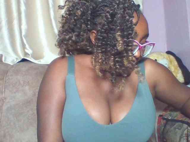 sexyass33 webcam