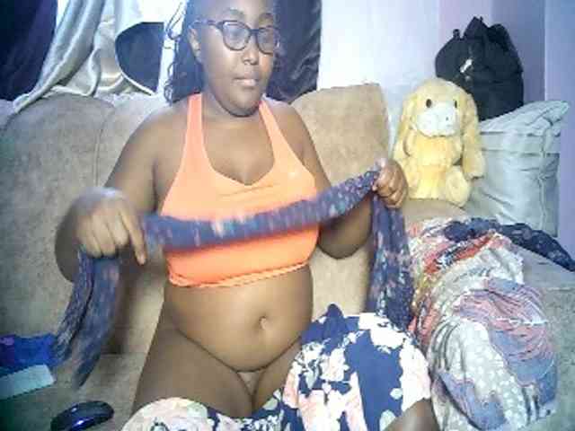 sexyass33 webcam