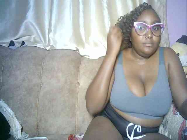 sexyass33 webcam