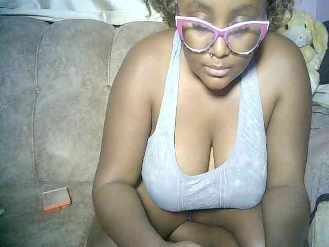 sexyass33 webcam