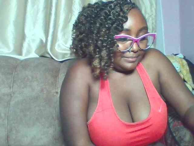 sexyass33 webcam