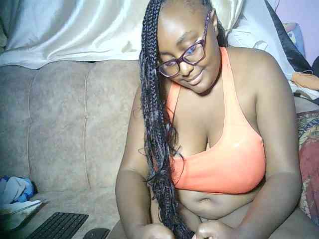 sexyass33 webcam