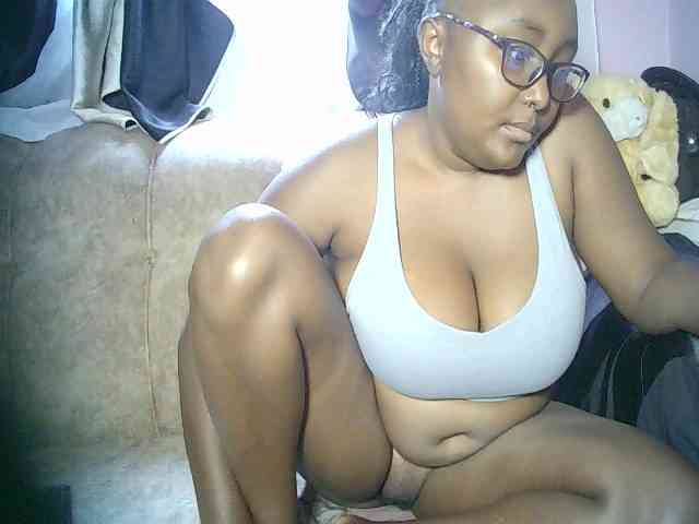 sexyass33 webcam