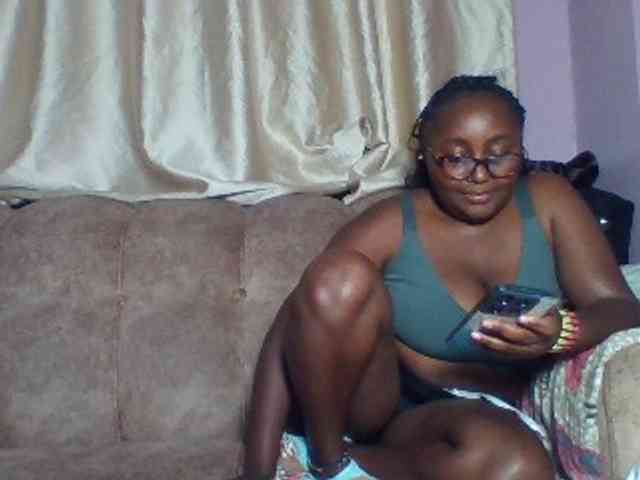 sexyass33 webcam