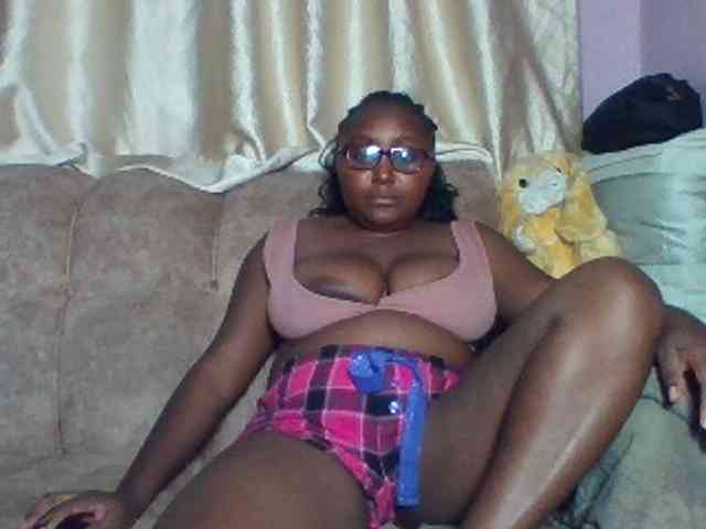 sexyass33 webcam