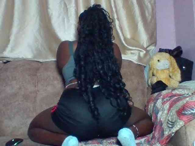 sexyass33 webcam