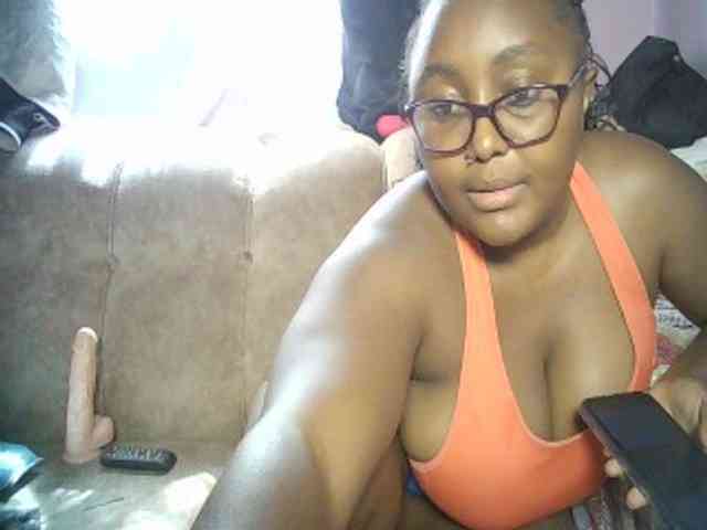 sexyass33 webcam